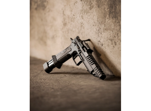 Arma Zeka AZ-P1 Giant. Trijicon mount 9x19 Major. Black