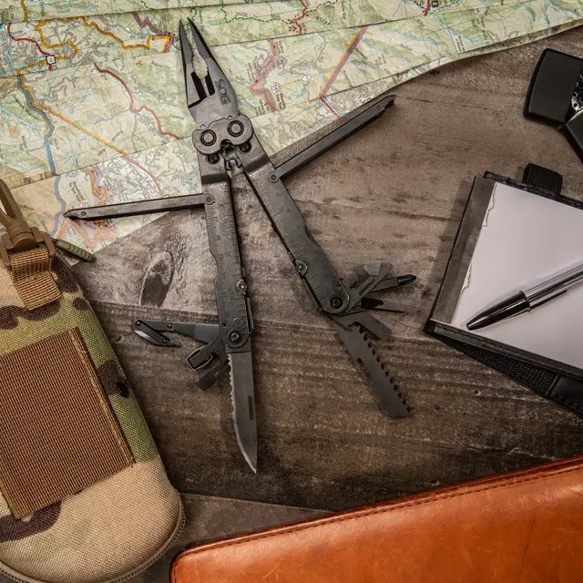 SOG Multiverktøy PowerLock EOD 